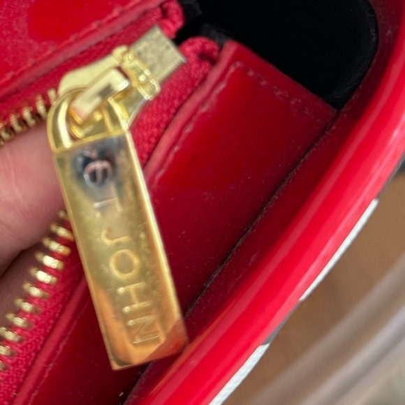 St. John PVC Tote in Black/Red/Ivory or light yellow hard to tell VGUC - Picture 16 of 17